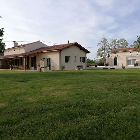 Bed and Breakfast La Mancine Laulan Jau-Dignac-et-Loirac Exteriér fotografie