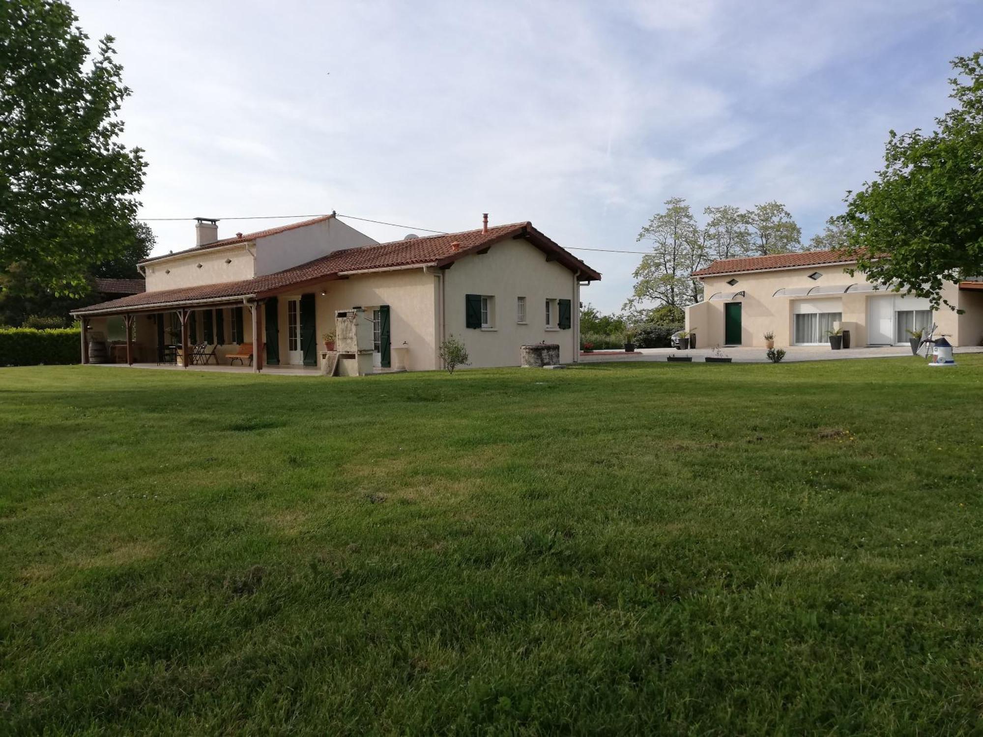 Bed and Breakfast La Mancine Laulan Jau-Dignac-et-Loirac Exteriér fotografie